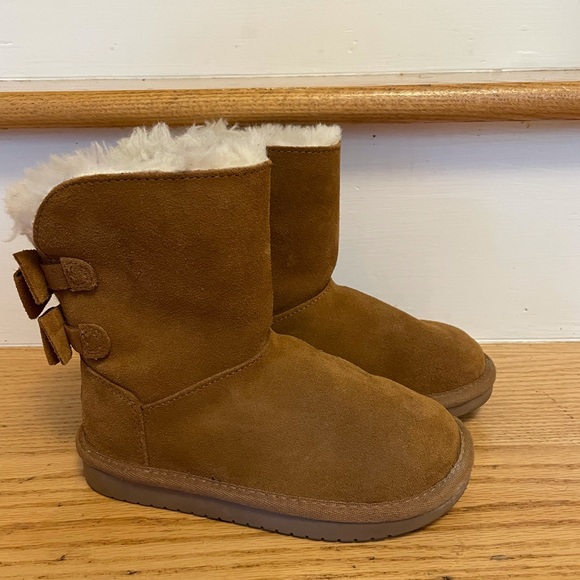 Kids Koolaburra by UGG size 13 boots - Picture 2 of 4